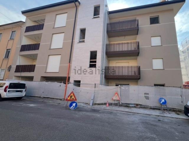 Appartamento in vendita di 172 m² in Via IV Novembre