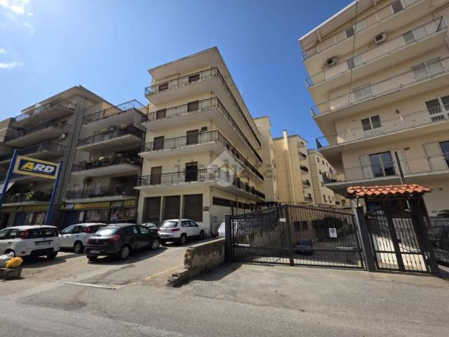 Appartamento in vendita di 172 m² in Via Sbarre Superiori, 46