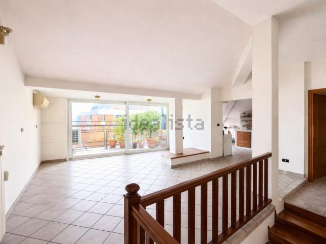 Appartamento in vendita di 172 m² in Via Roma