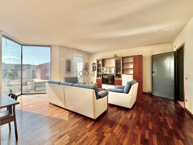 Appartamento in vendita di 172 m² in Via Vittorio Veneto, 9