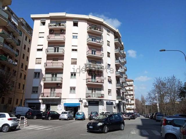 Appartamento in vendita di 172 m² in Viale Delle Medaglie DꞌOro, 91