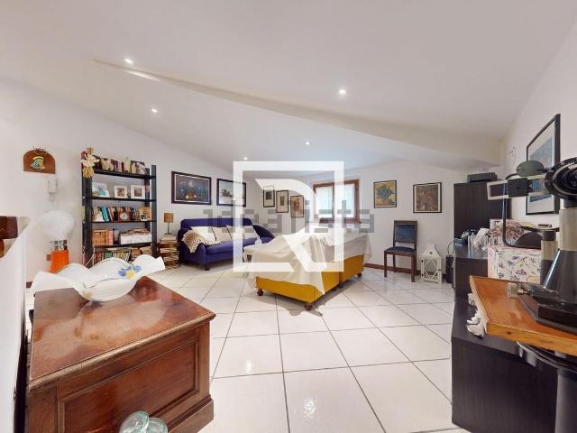 Appartamento in vendita di 172 m² in Piazza Tassinari, 4