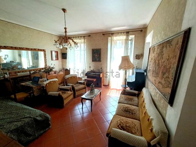 Appartamento in vendita di 173 m² in Via Carlo Alberto, 3