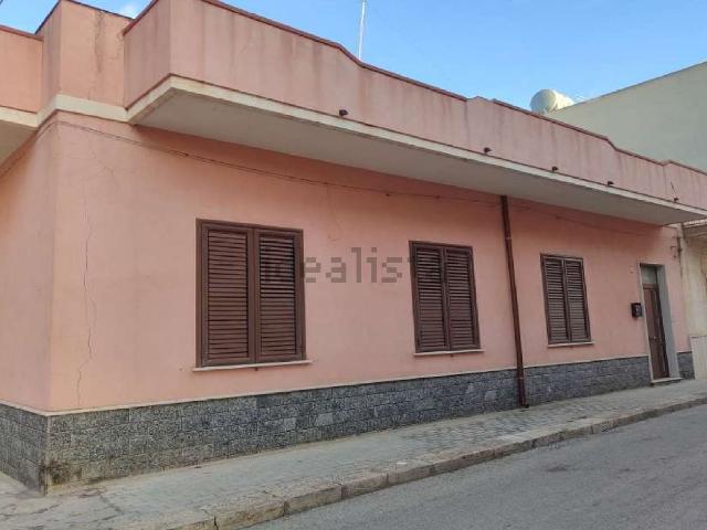 Appartamento in vendita di 173 m² in Via Alcide de Gasperi