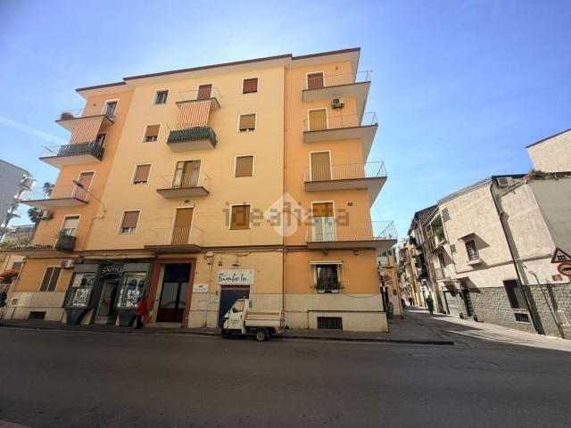 Appartamento in vendita di 173 m² in Via Giuseppe Cosenza, 104