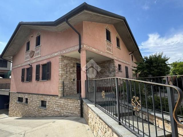 Appartamento in vendita di 173 m² in Via del Carroccio, 24
