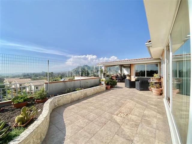 Appartamento in vendita di 173 m² in Via Francavilla Trappitello