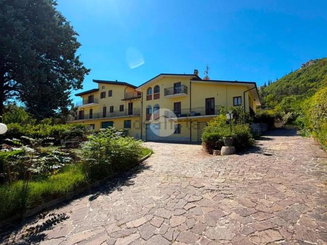 Appartamento in vendita di 173 m² in Via Monticchio