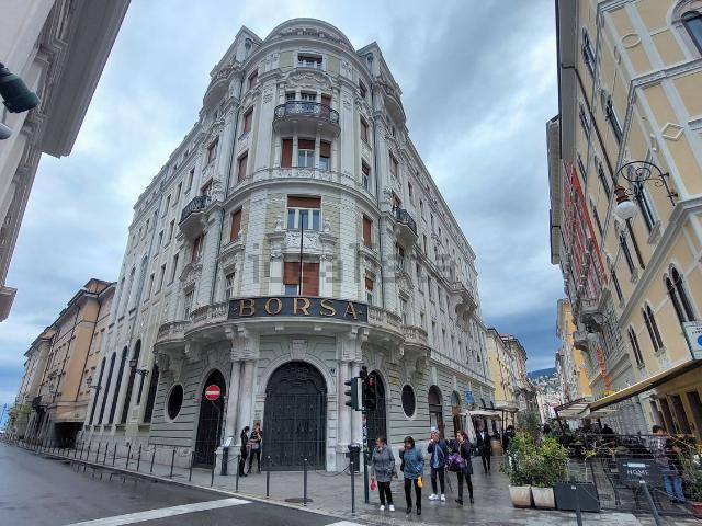 Appartamento in vendita di 173 m² in Via San Nicolò, 7