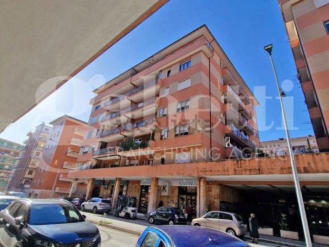 Appartamento in vendita di 173 m² in Via R. Iorio, 27