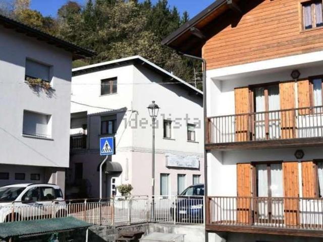 Appartamento in vendita di 173 m² in Via Roma