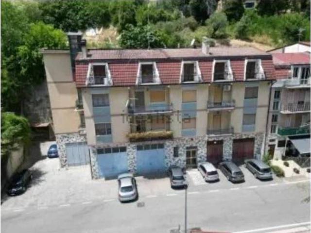 Appartamento in vendita di 173 m² in Via Vittorio Emanuele, 36