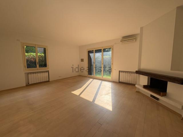 Appartamento in vendita di 173 m² in Viale Cesare Battisti, 66