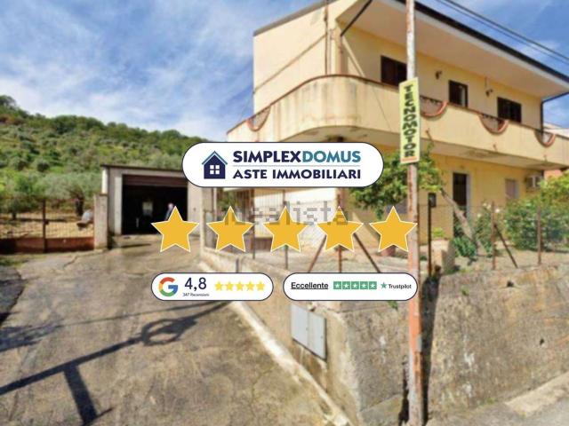 Appartamento in vendita di 173 m² in Contrada Bombaconi