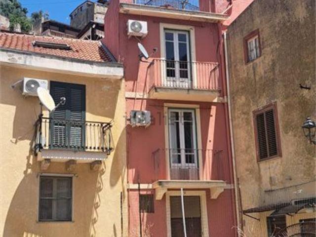 Appartamento in vendita di 173 m² in Piazza San Pietro in Mili San Pietro