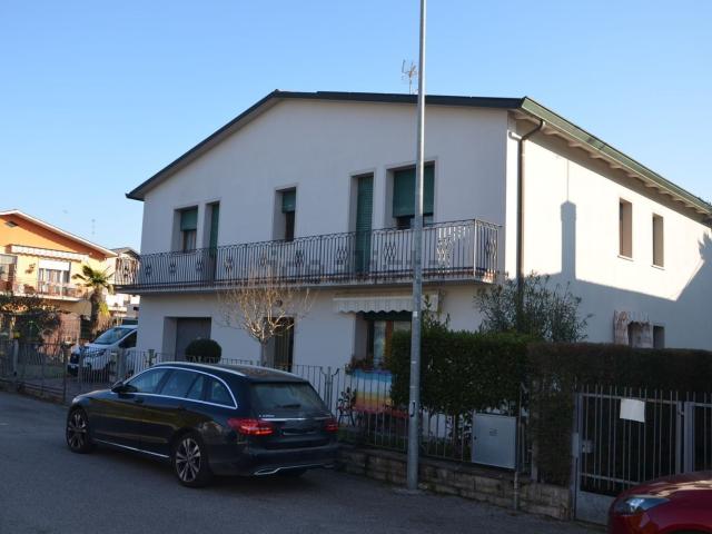 Appartamento in vendita di 174 m² in Via Calabria, 2