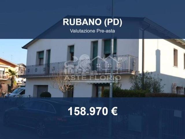Appartamento in vendita di 174 m² in Via Calabria, 2