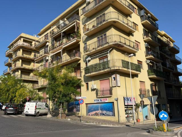 Appartamento in vendita di 174 m² in Via Cristoforo Colombo, 40