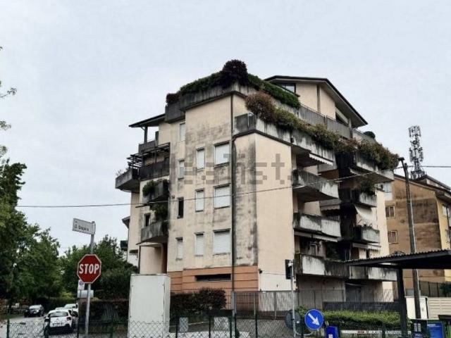 Appartamento in vendita di 174 m² in Via Domenico Meschinelli, 63