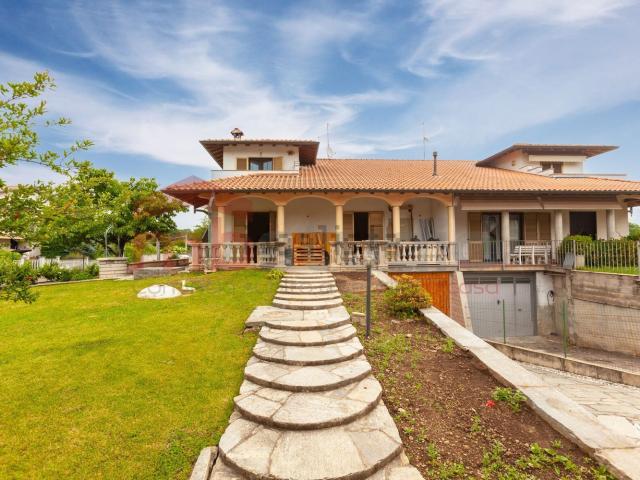 Appartamento in vendita di 174 m² in Via Louis Pasteur