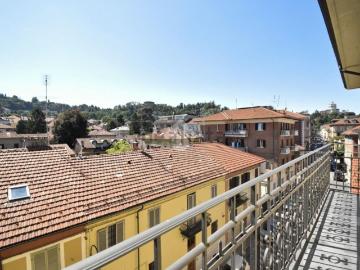 Appartamento in vendita di 174 m² in Via Martiri della Libertà, 23