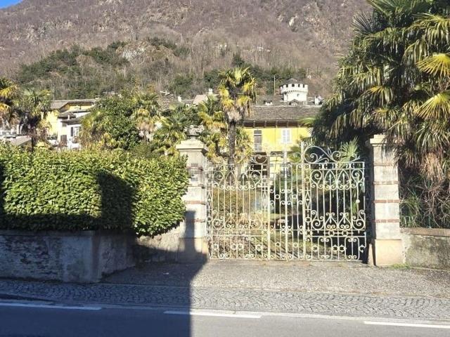 Appartamento in vendita di 174 m² in Via Sotto le Mura
