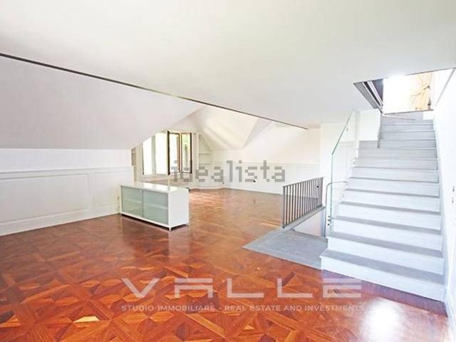 Appartamento in vendita di 174 m² in Via Sant&apos Alessandro
