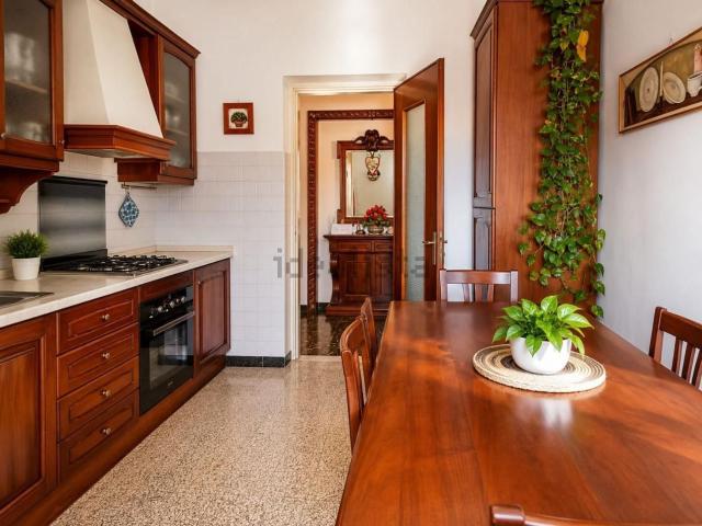 Appartamento in vendita di 174 m² in Via Provinciale