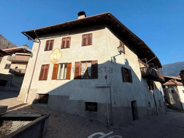 Appartamento in vendita di 174 m² in Via Roma, 14