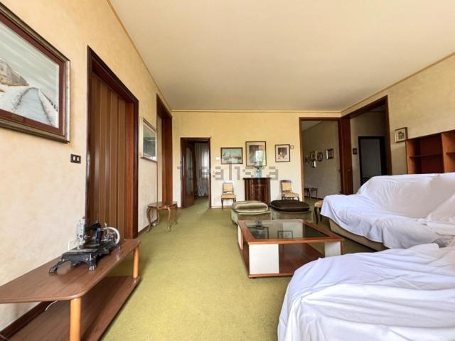 Appartamento in vendita di 174 m² in Via Roma, 1