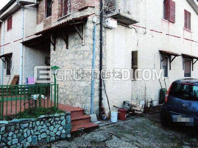 Appartamento in vendita di 174 m² in Via Vittorio Emanuele Vico III