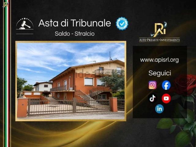 Appartamento in vendita di 174 m² in Via Vittorio Veneto, 31