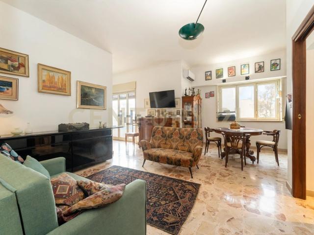 Appartamento in vendita di 174 m² in Via Vincenzo Giuffrida, 234