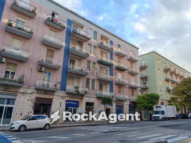 Appartamento in vendita di 174 m² in Viale Teocrito, 97