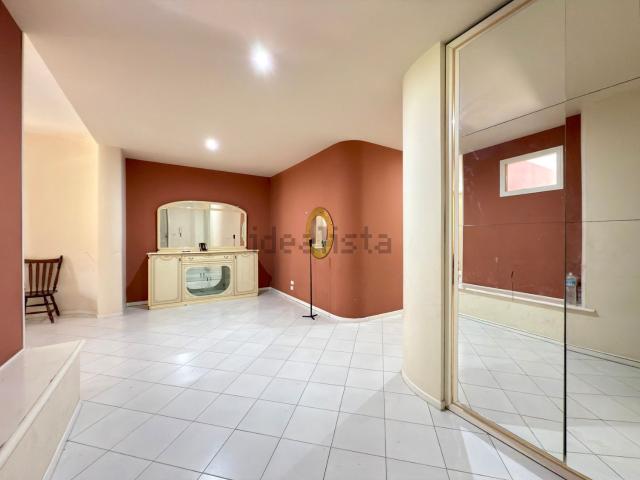 Appartamento in vendita di 174 m² in Viale Aldo Moro