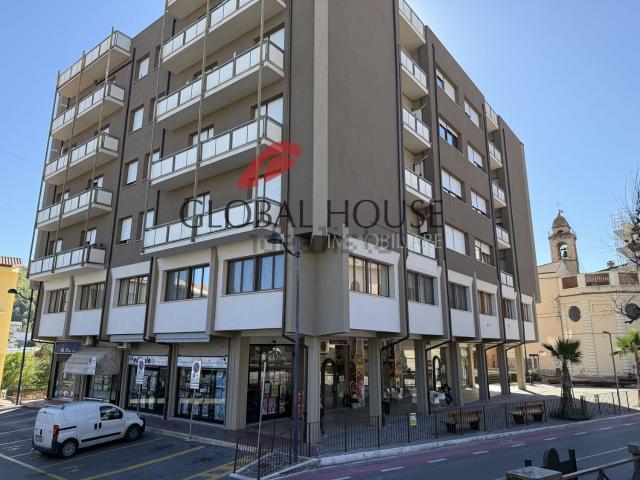 Appartamento in vendita di 174 m² in Largo Rosciano, 26