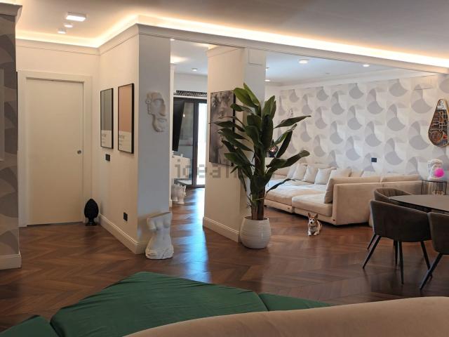 Appartamento in vendita di 174 m² in Strada Statale 114 Orientale Sicula, 114