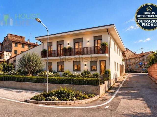 Appartamento in vendita di 175 m² in Via Caduti di Malga Zonta