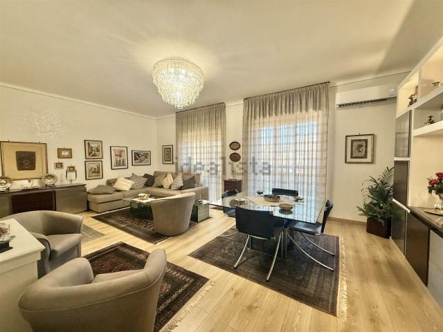 Appartamento in vendita di 175 m² in Via Augusta, 52