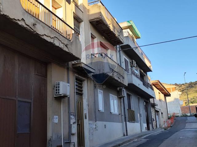 Appartamento in vendita di 175 m² in Via Biagio Bini, 12