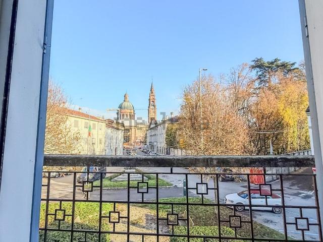 Appartamento in vendita di 175 m² in Via Giovanni Favagrossa