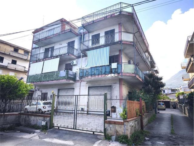 Appartamento in vendita di 175 m² in Via Don L. Sturzo, 30