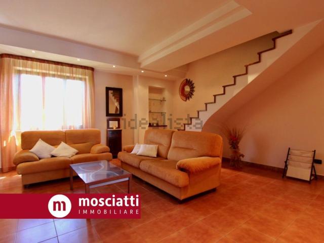 Appartamento in vendita di 175 m² in Via del Vallato, 29