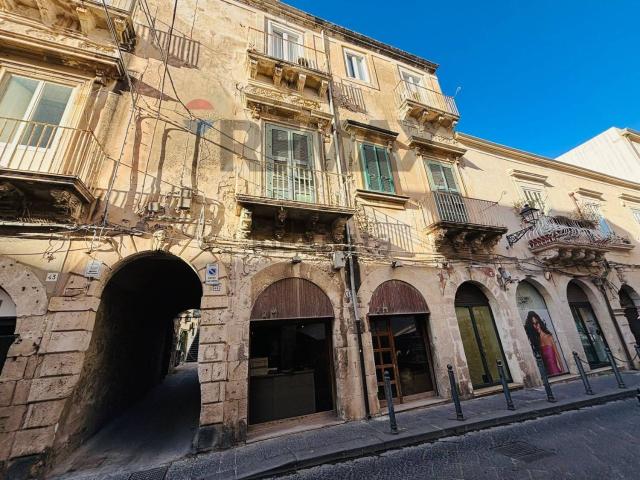Appartamento in vendita di 175 m² in Via della Maestranza, 45