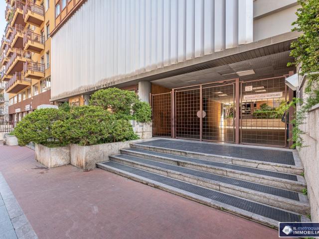 Appartamento in vendita di 175 m² in Via Emanuele Notarbartolo
