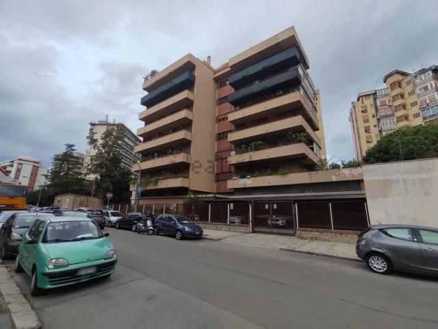 Appartamento in vendita di 175 m² in Via Ferdinando di Giorgi, 3
