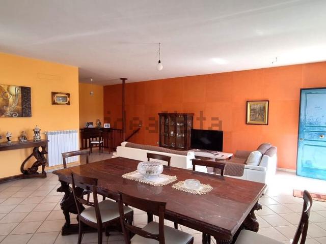 Appartamento in vendita di 175 m² in Via Incoronata