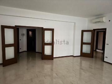 Appartamento in vendita di 175 m² in Via Ireneo Affò, 4