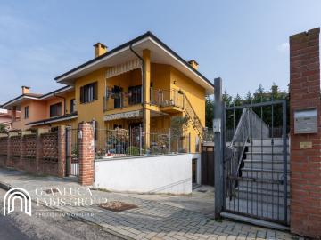 Appartamento in vendita di 175 m² in Via Luigi Einaudi, 7