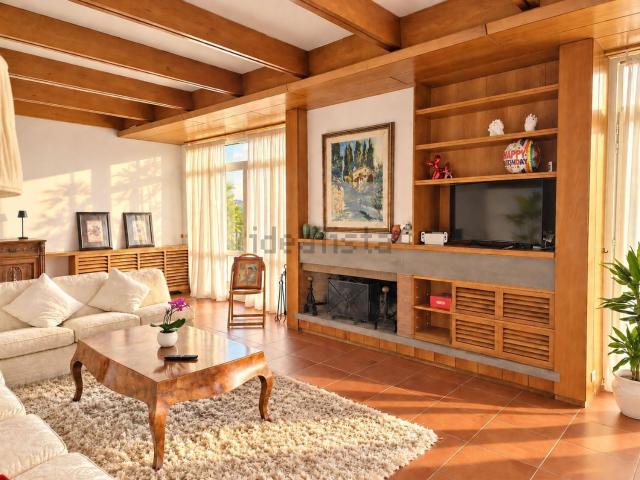 Appartamento in vendita di 175 m² in Via Luigi Russo